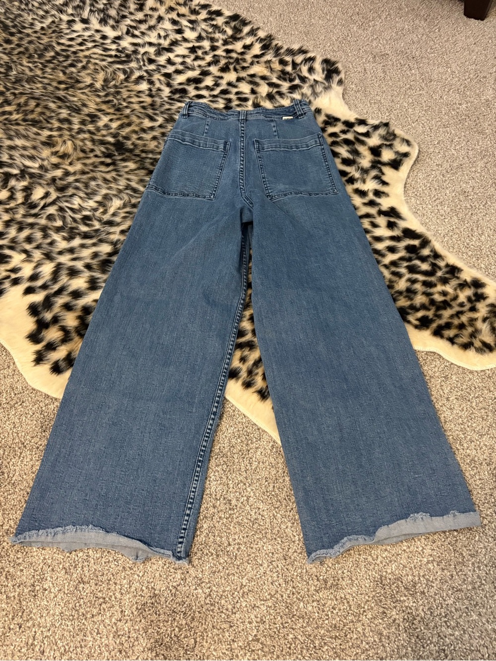 Billabong Wide-Leg High Waist Denim Jeans in Blue - Picture 4 of 6